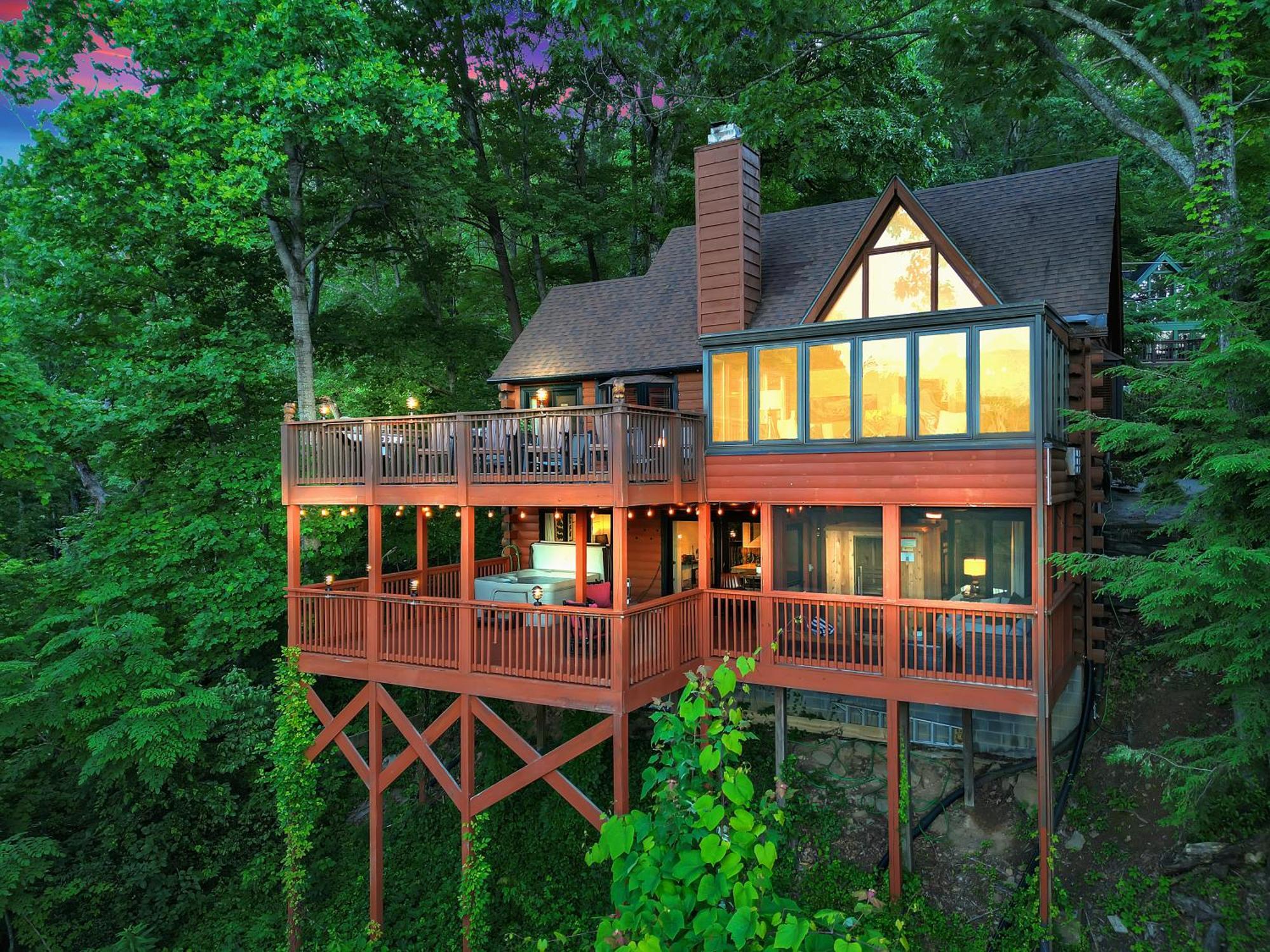Family Chalet With Sauna, Hottub, Heavenly Views! Mins To Downtown! Гатлинбург Экстерьер фото