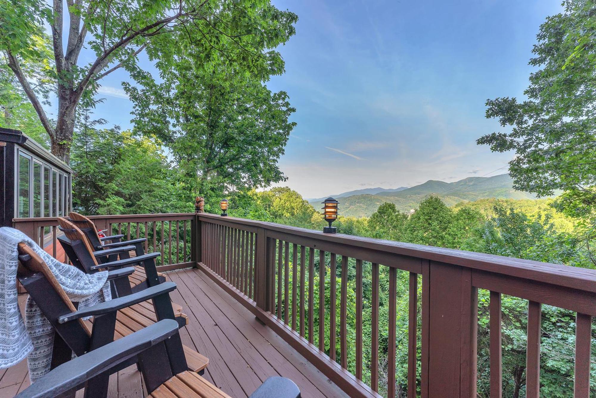 Family Chalet With Sauna, Hottub, Heavenly Views! Mins To Downtown! Гатлинбург Экстерьер фото