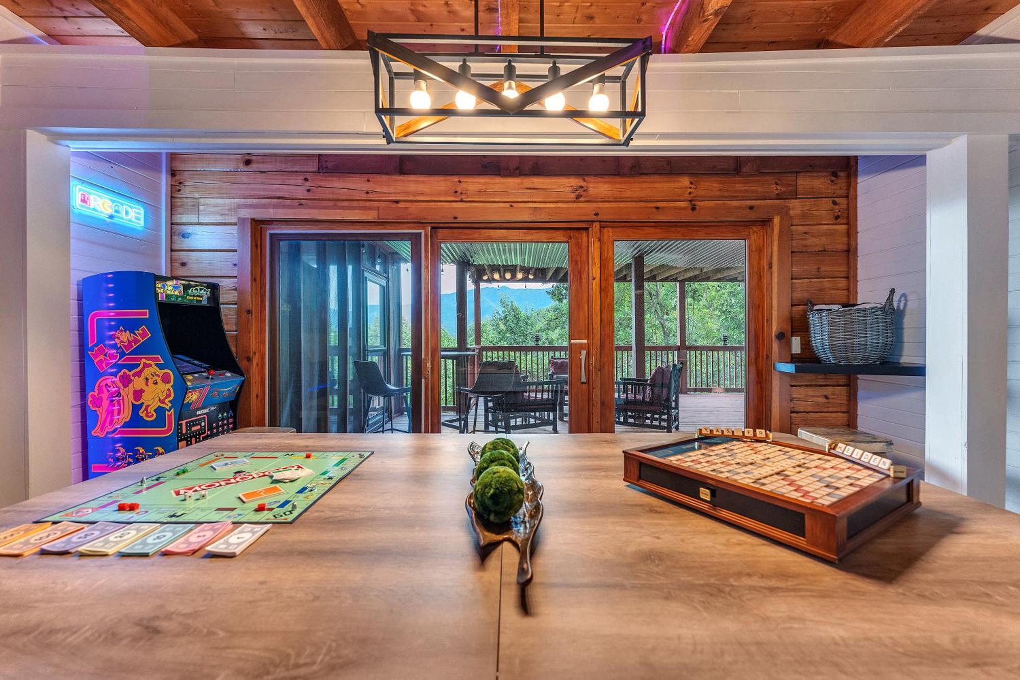 Family Chalet With Sauna, Hottub, Heavenly Views! Mins To Downtown! Гатлинбург Экстерьер фото